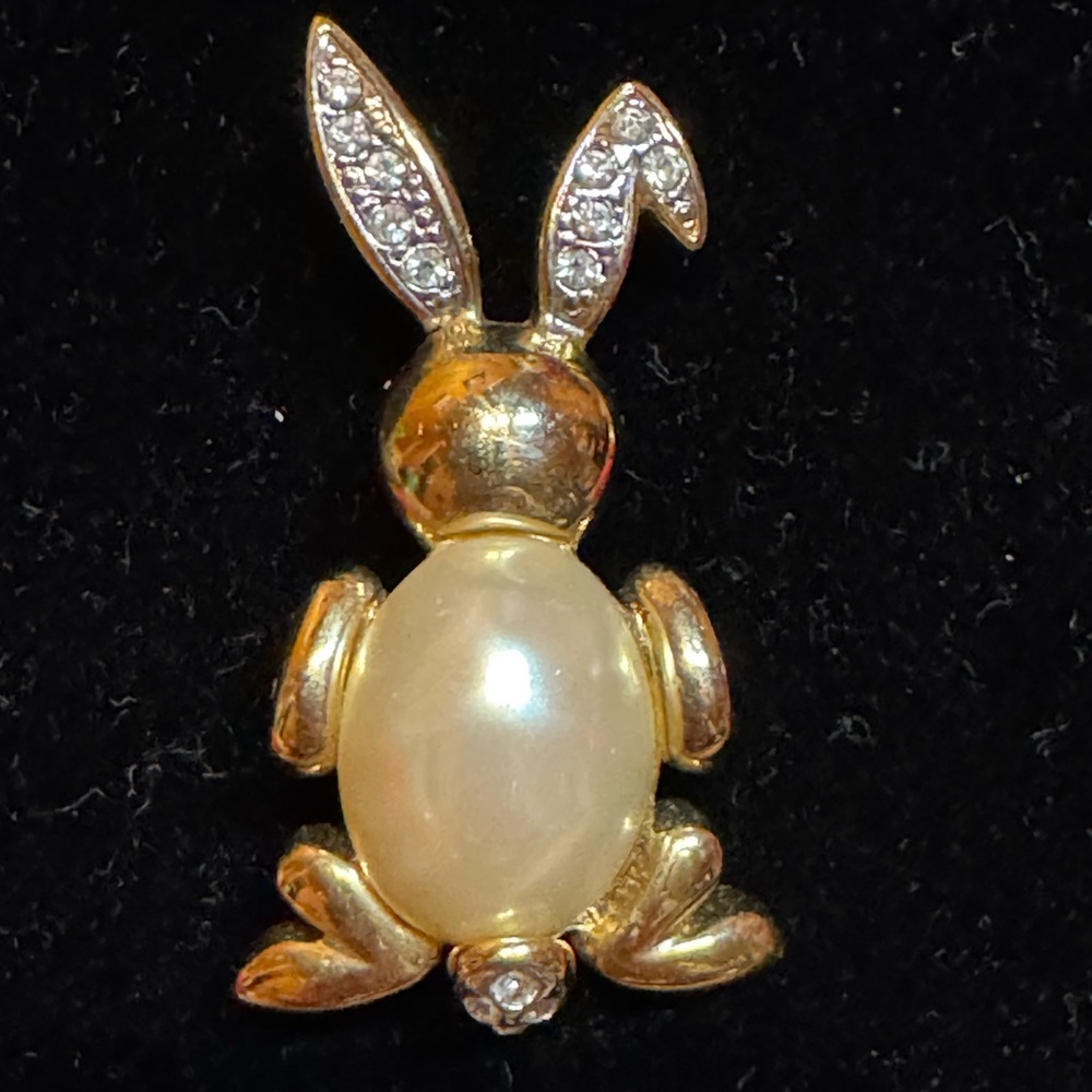 Vintage Cute Gold and Faux Pearl Bunny Rabbit Brooch with Rhinestones